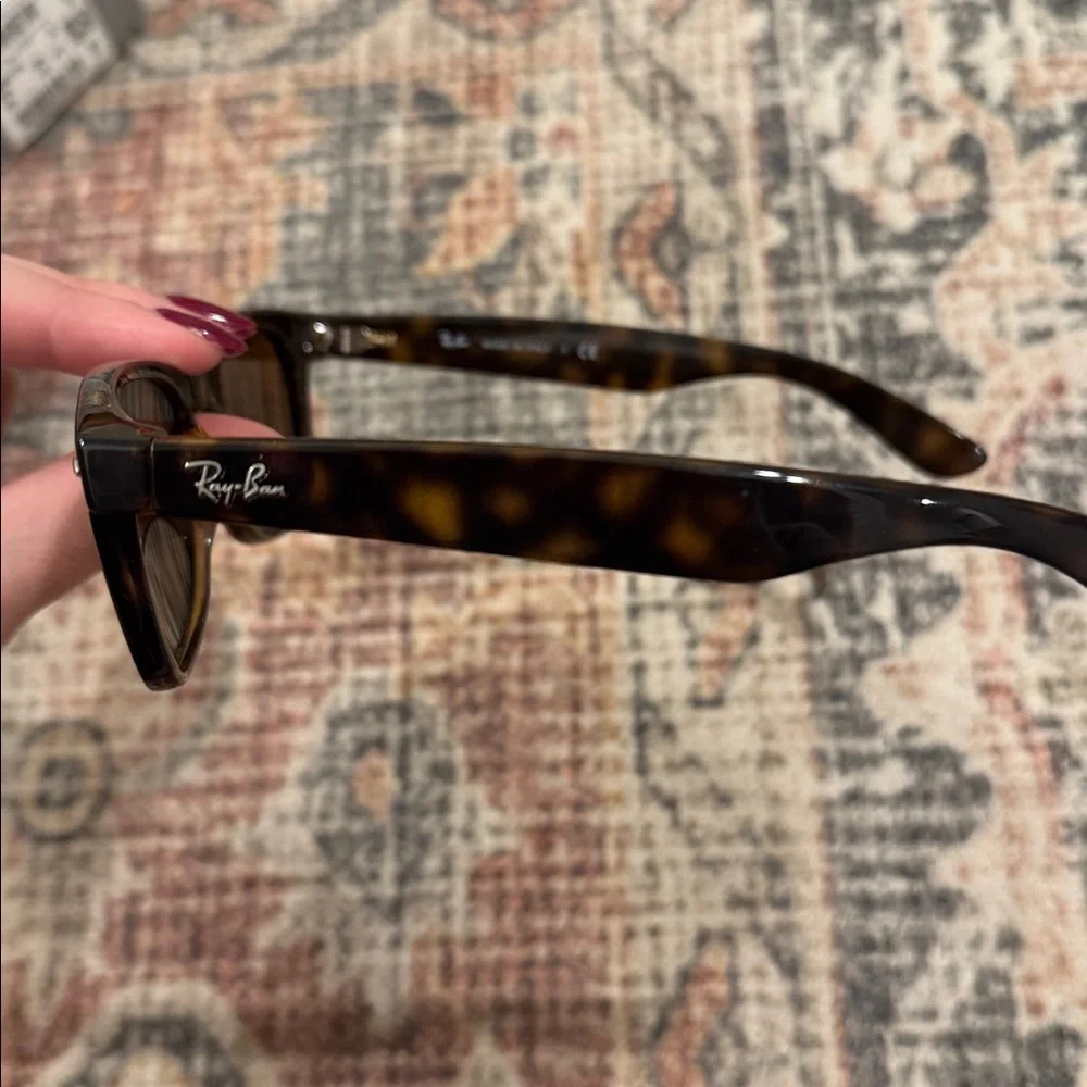 Authentic RayBan RB2132 New Wayfarer Sunglasses, Tortoise Frame, Brown Lenses - Picture 8 of 16